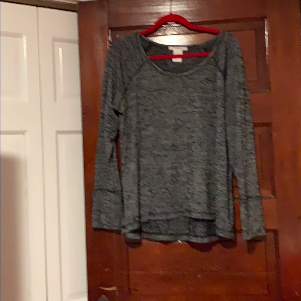 Women’s gray/black jersey long sleeve shirt